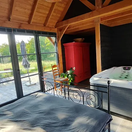 בית נופש Luxe Met Bubbelbad Herveld